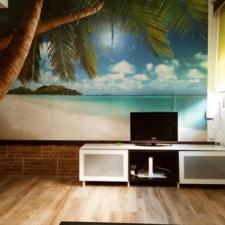 Precioso Apartamento 3 Habitaciones. Con Patio. กามาส ภายนอก รูปภาพ