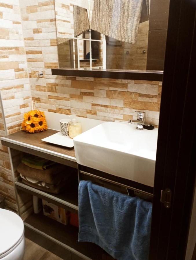 Precioso Apartamento 3 Habitaciones. Con Patio. กามาส ภายนอก รูปภาพ