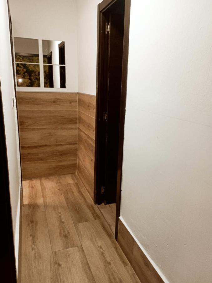 Precioso Apartamento 3 Habitaciones. Con Patio. กามาส ภายนอก รูปภาพ