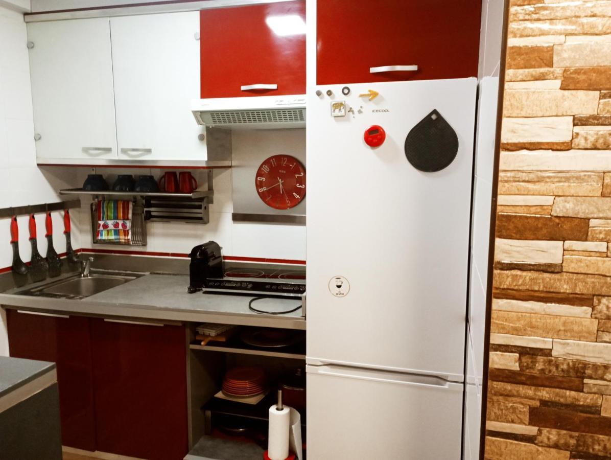 Precioso Apartamento 3 Habitaciones. Con Patio. กามาส ภายนอก รูปภาพ