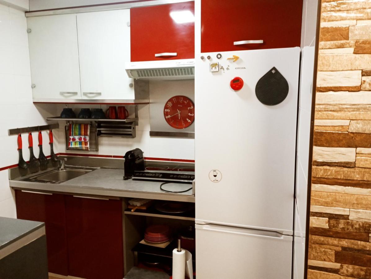 Precioso Apartamento 3 Habitaciones. Con Patio. กามาส ภายนอก รูปภาพ